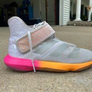 Adidas Harden b-ball shoes